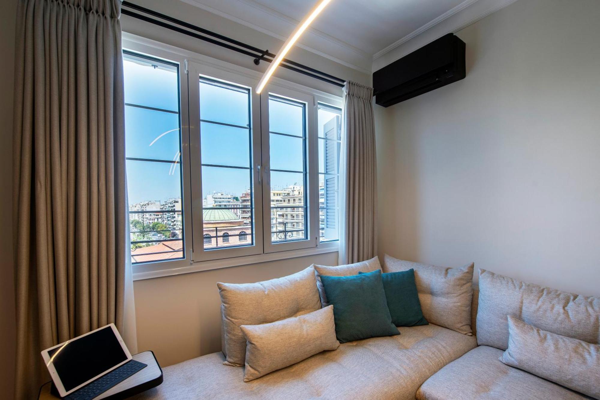 Queen Apartment Thessaloniki By Luxlikehome 塞萨洛尼基 外观 照片